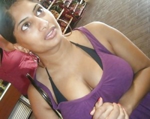 Beautiful-Indian-Young-Girls-Naked-Body-big-big-boobs-and-big-ass-chut-chudai-fucking-photos